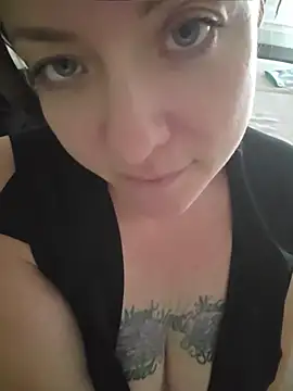 julimonroe's Live XXX Chat