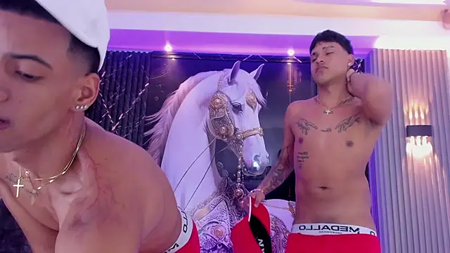 XXX chat uživo modela the_knights_of_the_night_