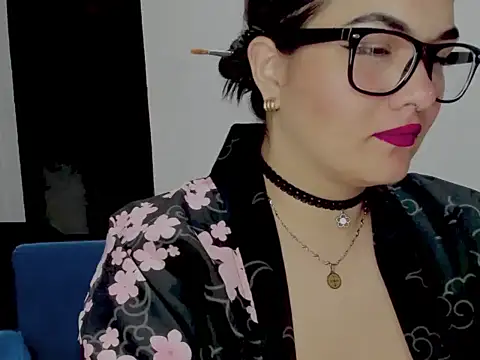 Babe-sofi Adlı Modelin Canlı XXX Sohbeti