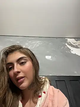 Chat +18 de miiabellovic ao vivo
