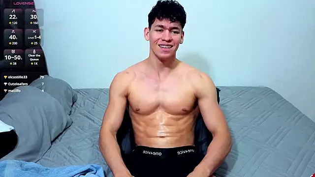 Luke_Muscle élő XXX-chatje