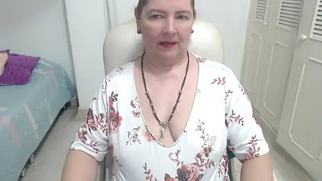 leonela_69のライブXXXチャット