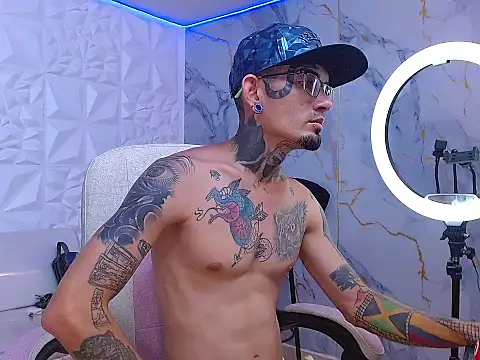 Boy_tatto77 লাইভ XXX চ্যাট