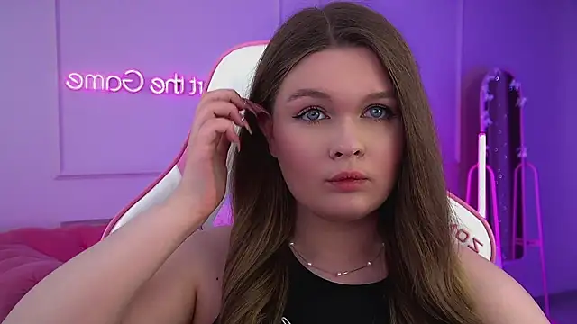 CrystalLyons' Live XXX Chat