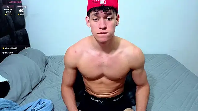 Luke_Muscle élő XXX-chatje