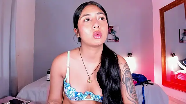 KimTaylorW's Live XXX Chat