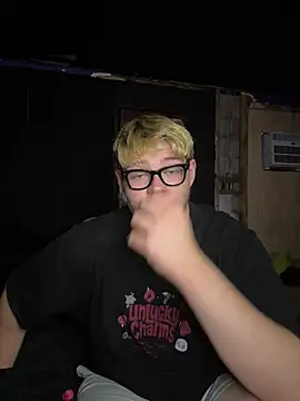 הופעת וובקאם של KingMoxuXXX