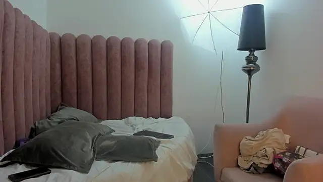 Chatroom XXX en direct de KittyKiss_