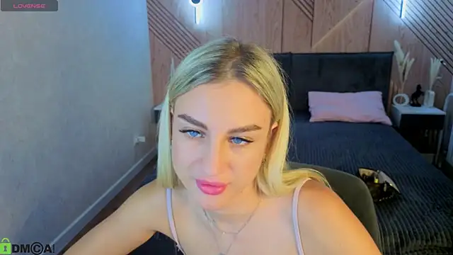 Silen_Tori Adlı Modelin Canlı XXX Sohbeti