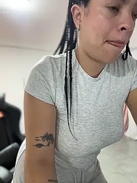 JuanitaMore01's Live XXX Chat
