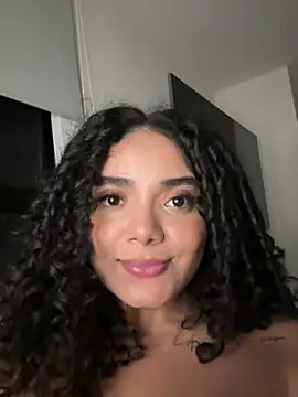 Chat XXX ao vivo de Curlyierr