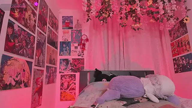 MissCurvyTop's Live XXX Chat
