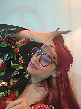 RedMeloddy élő XXX-chatje