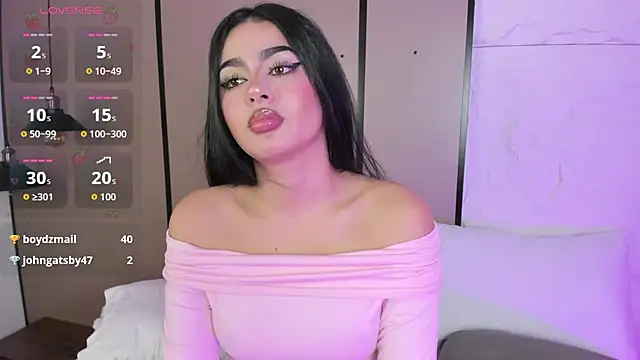 Онлайн чат XXX elara_bloom_
