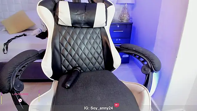 anny_rouse24's Live XXX Chat