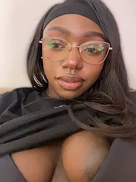 Chat +18 de alissradiante1 ao vivo