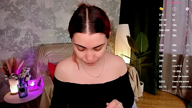 hannacheekss_ Chat XXX in diretta