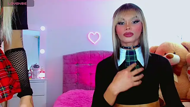 AdanKinng élő XXX-chatje