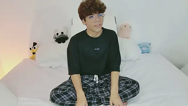 Samy_Twink's Live XXX Chat