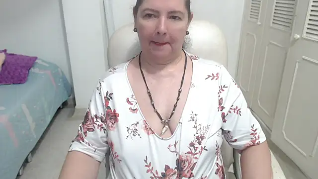 leonela_69のライブXXXチャット