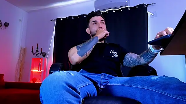 Chat XXX Live MightyAaron66