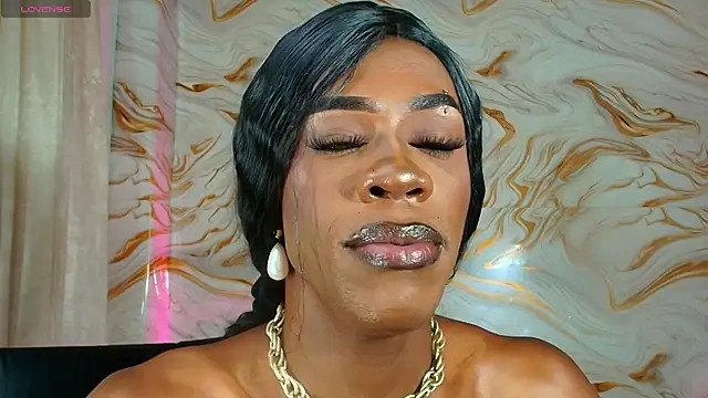 EbonyHansNight's Live XXX Chat