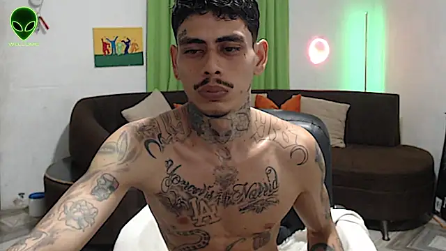 alpha_zom Chat XXX in diretta