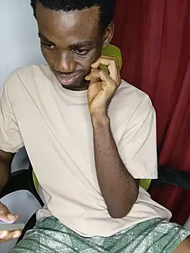XXX chat uživo modela PetiteBooo