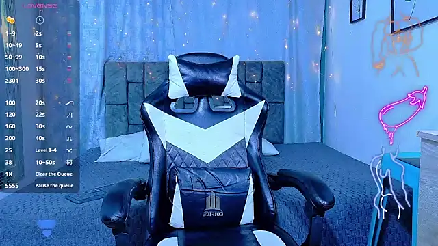 צ'אט XXX בשידור חי של NicolasTorrez