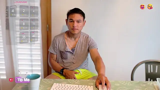 Chatroom XXX en direct de AsianBoy_Sunny