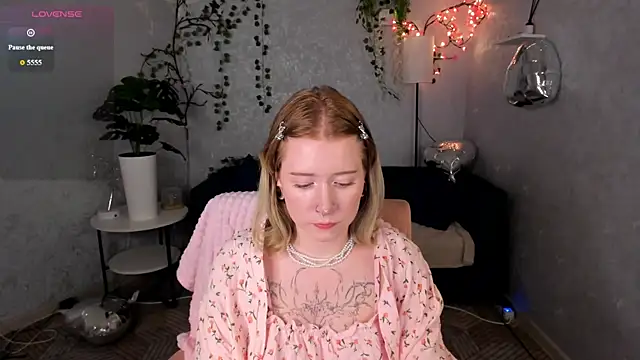 Elira_Vane 现场XXX聊天