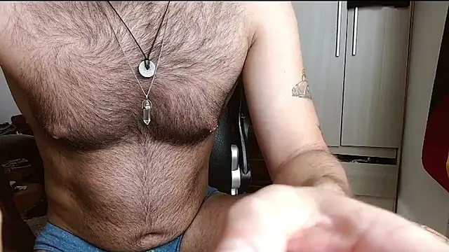 XXX chat uživo modela DominanThewolff