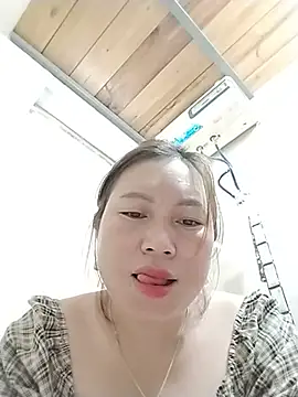 Cong2211's Live XXX Chat