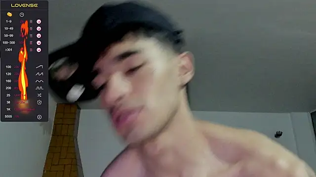 XXX chat uživo modela Damon__333