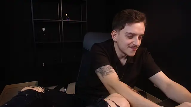 FelixStarkk Adlı Modelin Canlı XXX Sohbeti