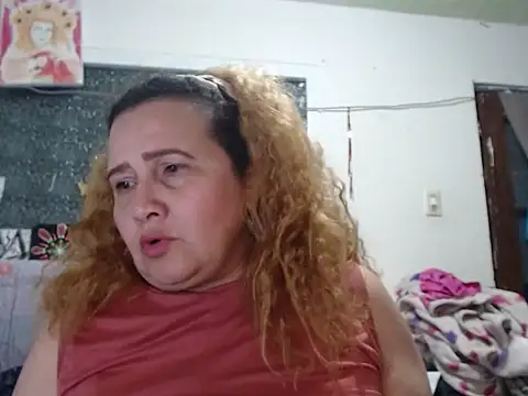 Perla1981--'s Live XXX Chat