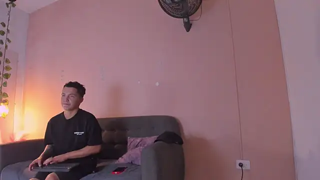 XXX chat uživo modela MILA_AND_COTI