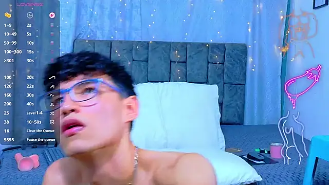 NicolasTorrez Live XXX-Chat