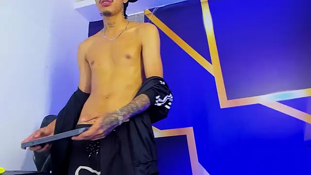 tayson_rigs Live XXX Chat