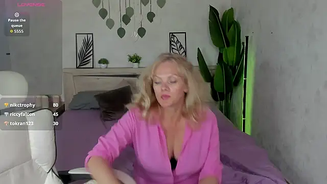 Victoria_Nelson: онлайн-секс-чат
