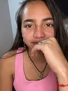Chatroom XXX en direct de Julia_valentina