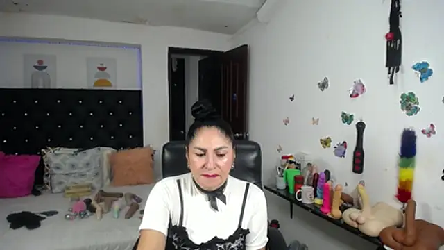Chatroom XXX en direct de mature_bigboobs10