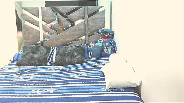 Victoria_rossx Chat XXX in diretta
