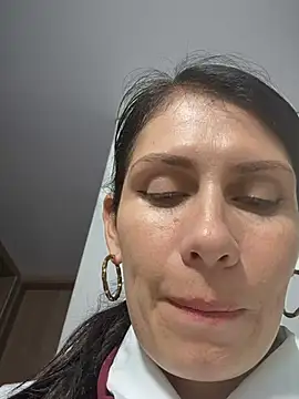 ALYSSON__11 Chat XXX in diretta