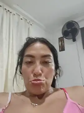 LuluDream Adlı Modelin Canlı XXX Sohbeti