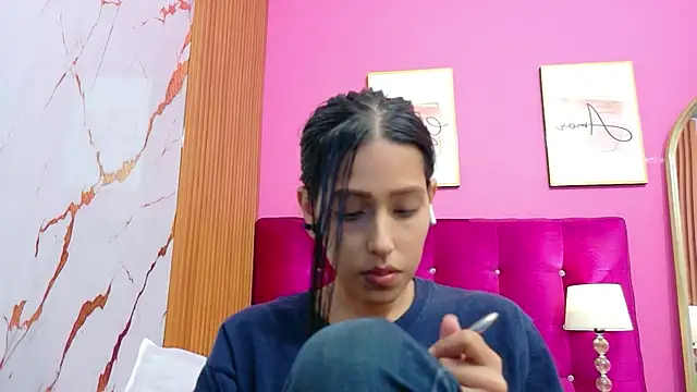 yourcuteneighbourr Live XXX-Chat