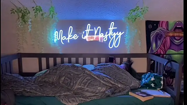 Živý XXX chat FaeAfterDark