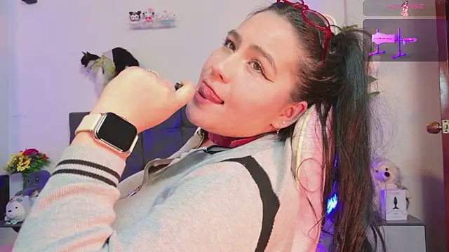 Fia___ Adlı Modelin Canlı XXX Sohbeti