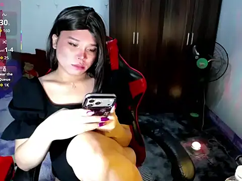 sofiathe1st Adlı Modelin Canlı XXX Sohbeti