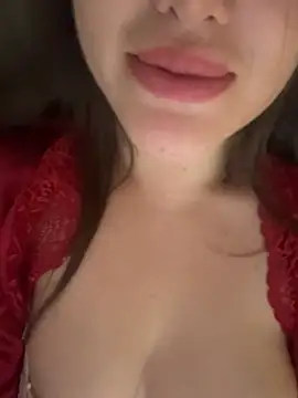 Elinatiranda Adlı Modelin Canlı XXX Sohbeti